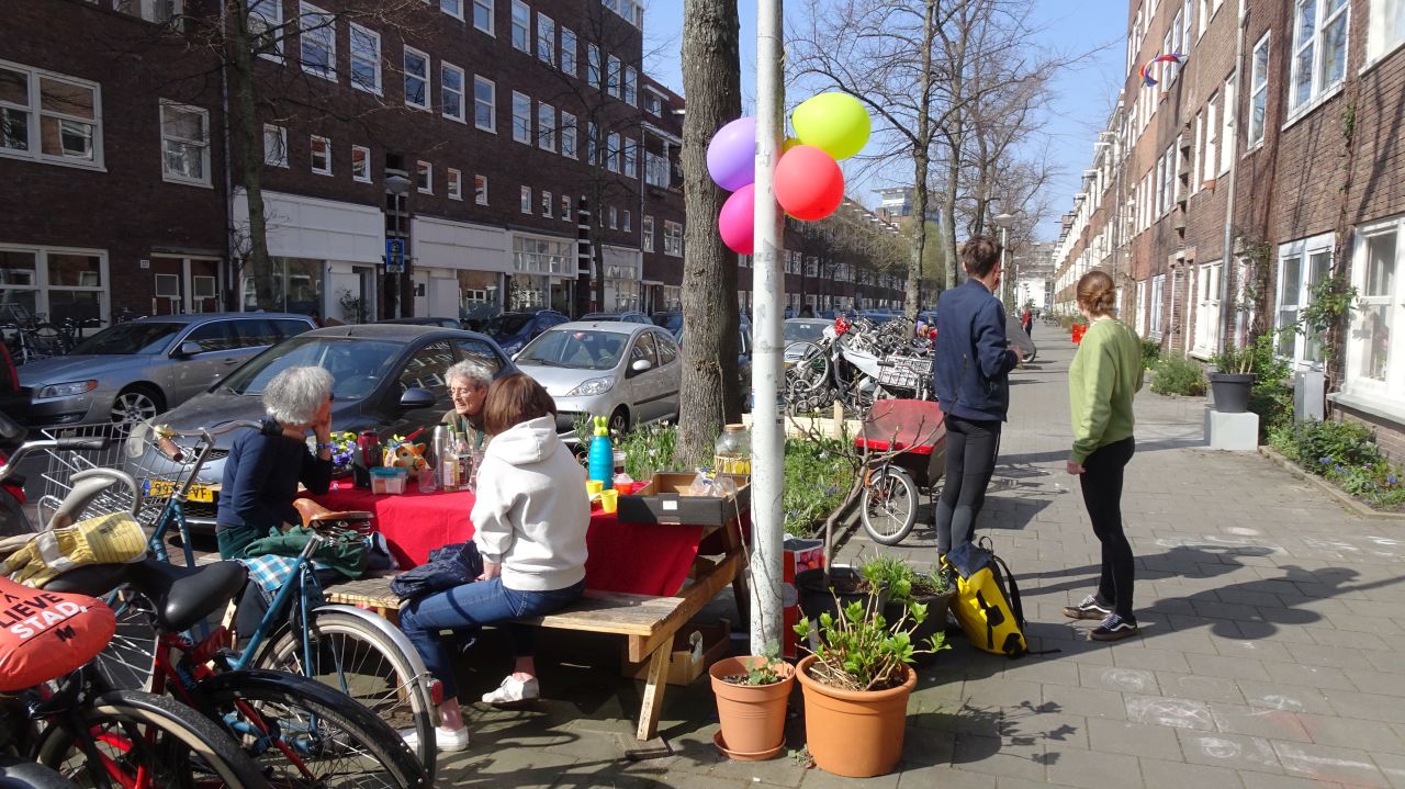 ../image/20220326140756_pg05978_orteliusstraat_322-de_organisatietafel.jpg